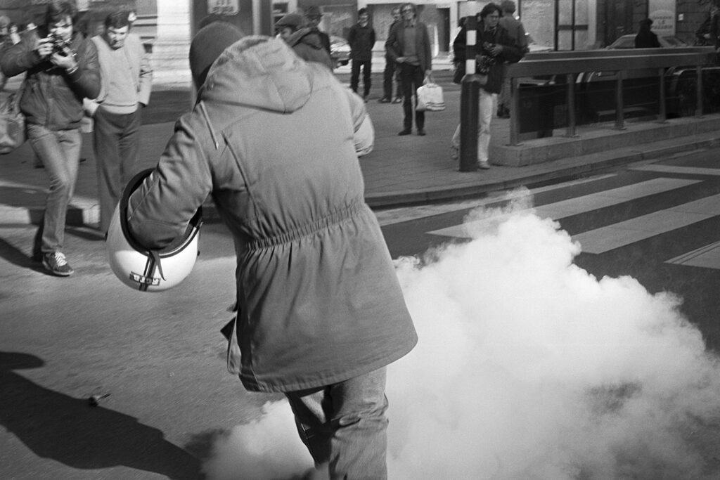 Manifestation des sidérurgistes à Bruxelles, le 16 mars 1982.
Il y aura plus de 300 blessés, dont 14 graves, surtout chez les manifestants, et le centre de Bruxelles sera saccagé. 
